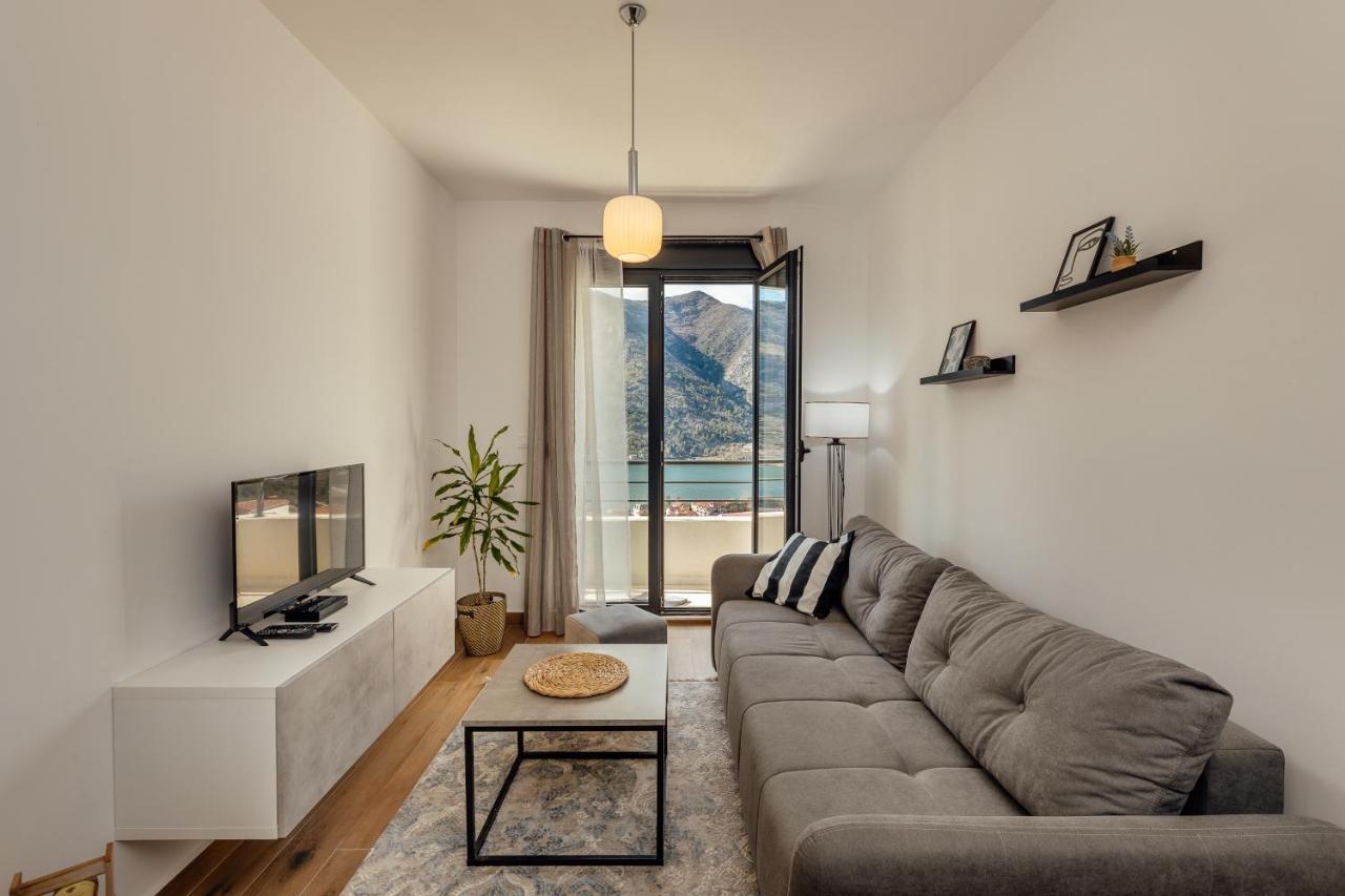 Lana Sea View Apartment Kotor Exterior foto